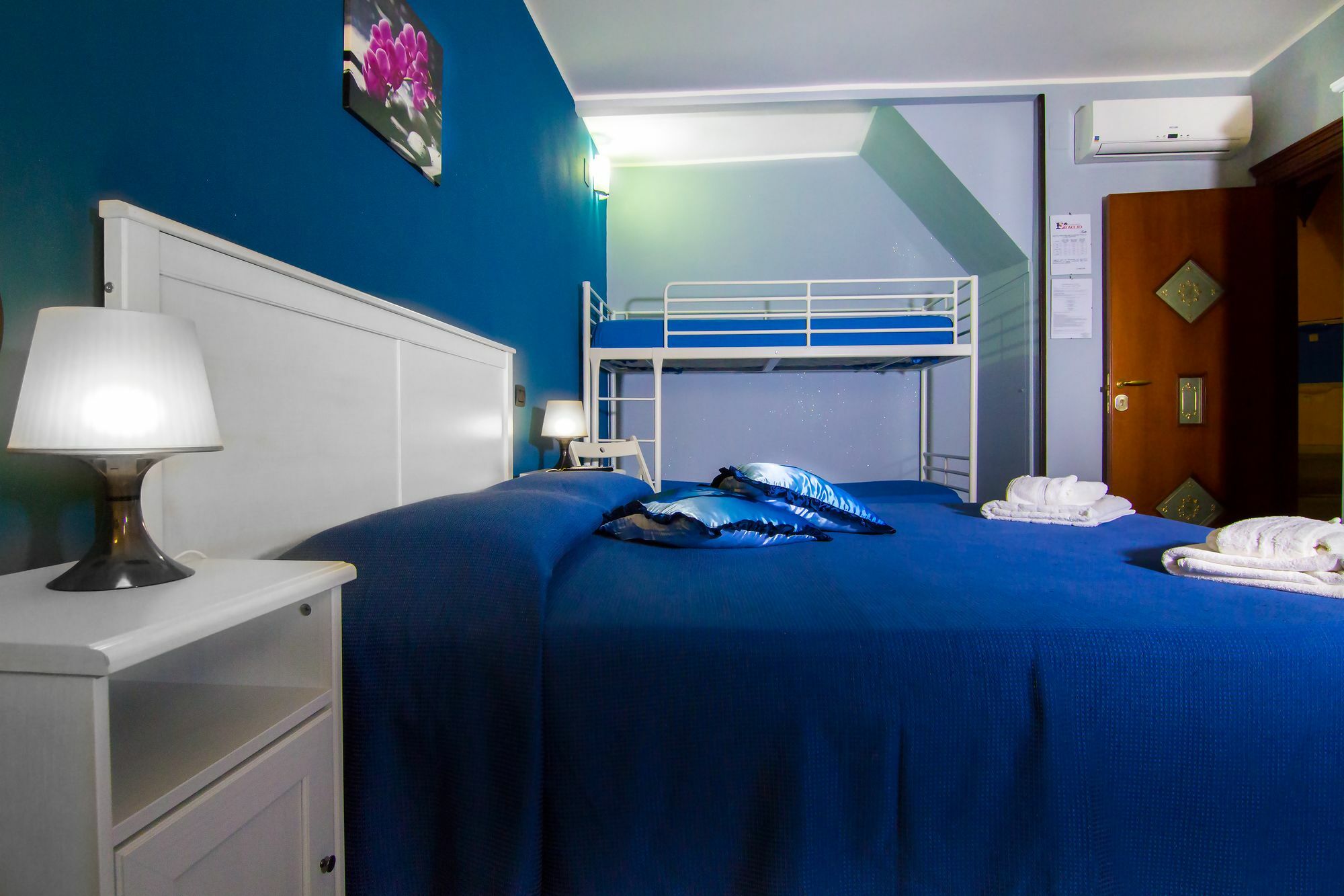 B&B Eraclio Suite บาร์เลตตา ภายนอก รูปภาพ
